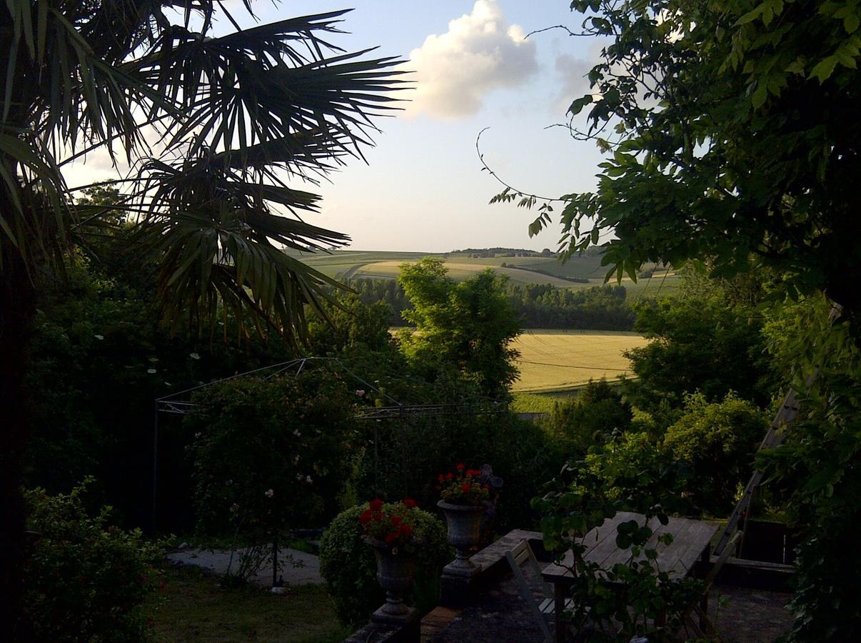 Chez Brown Bed and Breakfast Saint-Thomas-de-Cônac Eksteriør billede