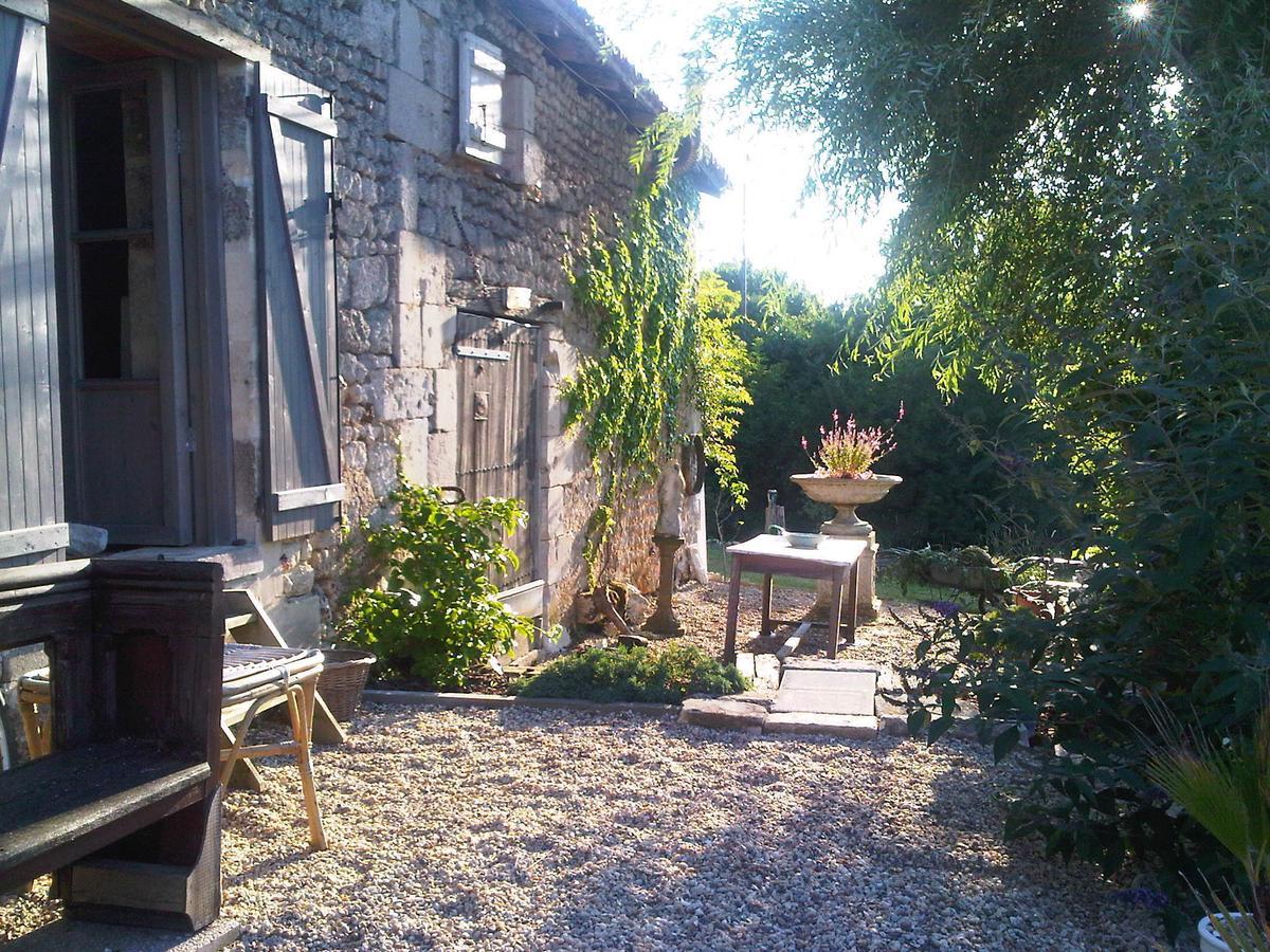 Chez Brown Bed and Breakfast Saint-Thomas-de-Cônac Eksteriør billede